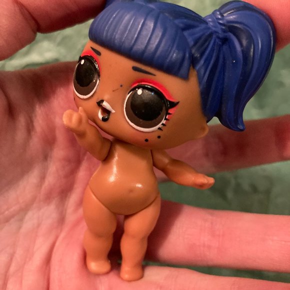 B1G2 - Downtown Blue LOL Surprise Tot Doll - Buy 1, Get 2 FREE - Picture 2 of 4